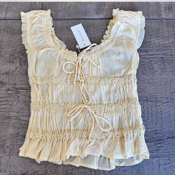 Sim & Sam Tops - Sim & Sam Butter Yellow Tie Front Ruffle Lace Top
Small NWT Cottagecore